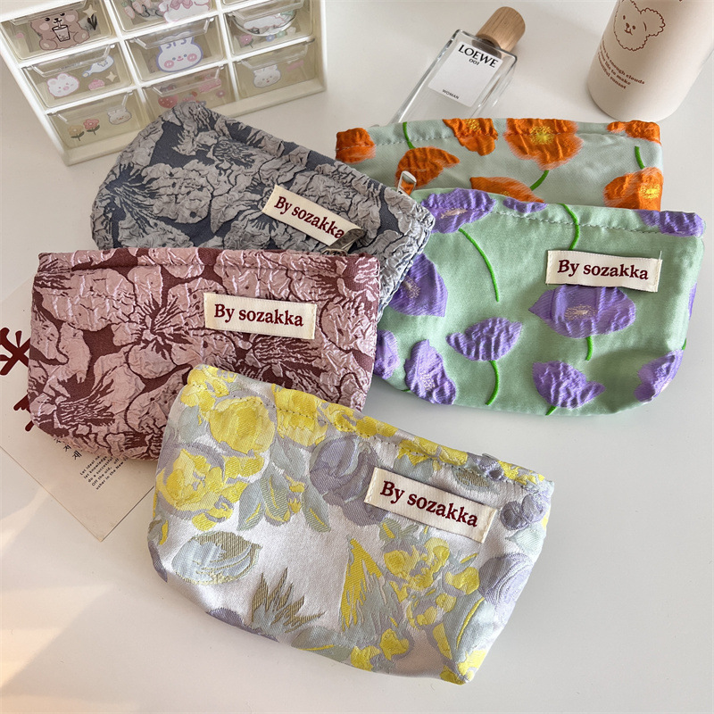 Travel Accessories Pouch For Women - Fransız kabartmalı çiçekler seyahat kozmetik saklama